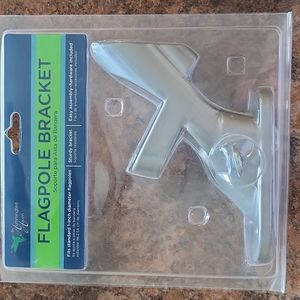 Hummingbird Haven Flagpole Bracket Fits 1 inch Flagpole.   B3